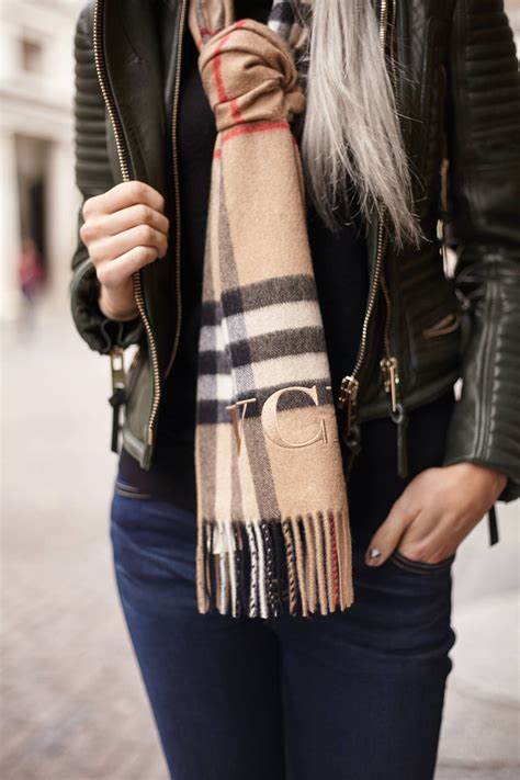 burberry scarf outfits